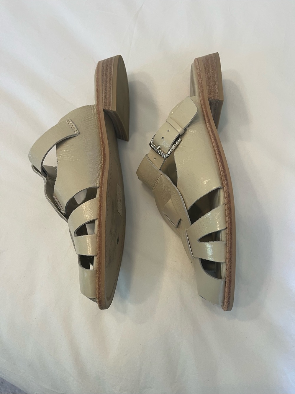 Dolce Vita Patent Cream Fisherman Slide Sandals - Picture 3 of 6